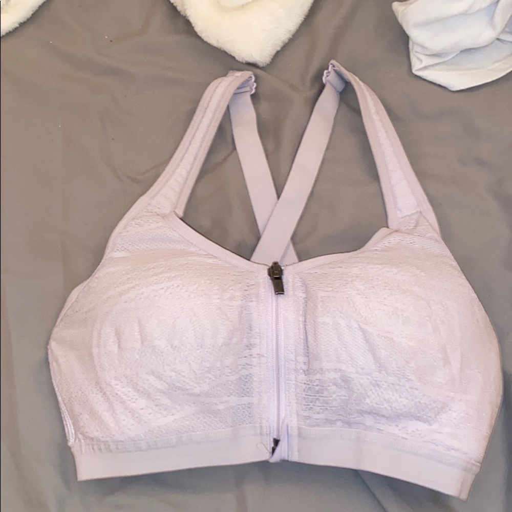 VICTORIA SPORT SPORTS BRA. ZIPPER FRONT.